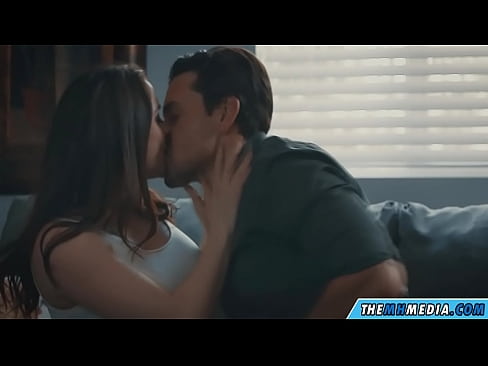 ❤️ 浪漫的性爱,有一个好的胸脯的妈妈 ❌ Porno vk